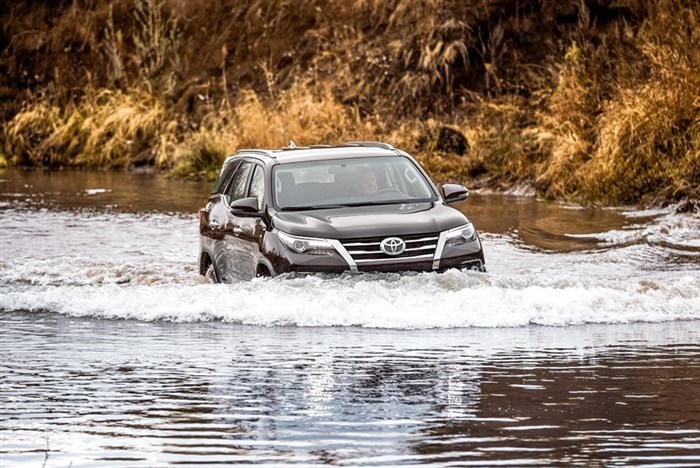 Горит Датчик Давления в Шинах Тойота Фортунер Блоки в салоне