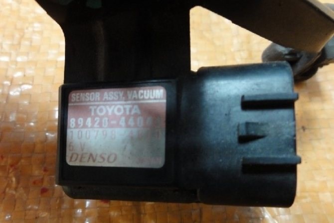 Горит Датчик Давления в Шинах Тойота Фортунер Блоки в салоне