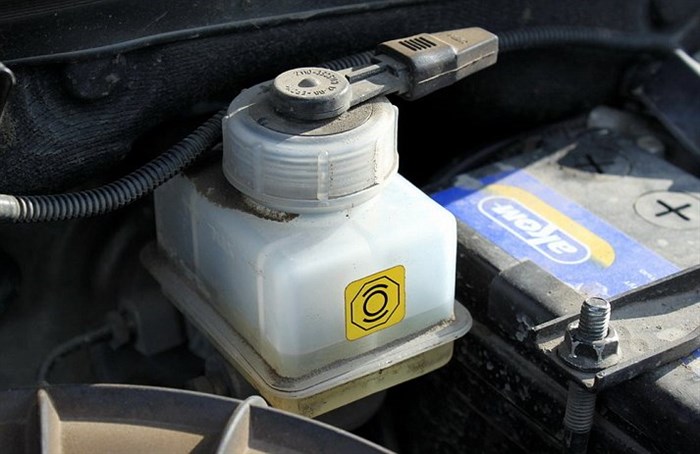 Горит Восклицательный Знак на Панели Приборов Шкода Фелиция… Диагностика предохранителей